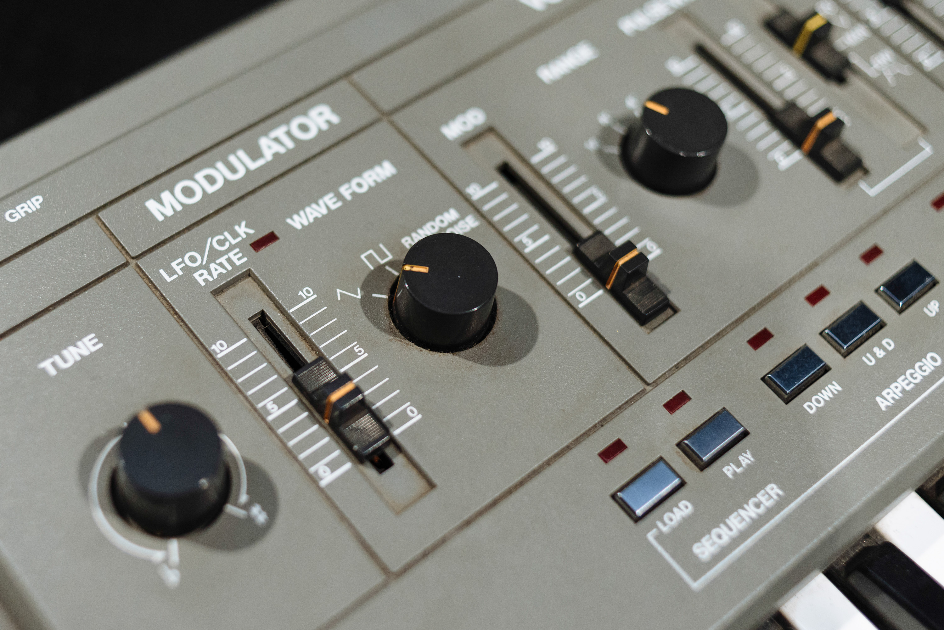 Instrumental Instruments: Roland SH-101 | Red Bull Music Instrumental Instruments: Roland SH-101 | Red Bull Music